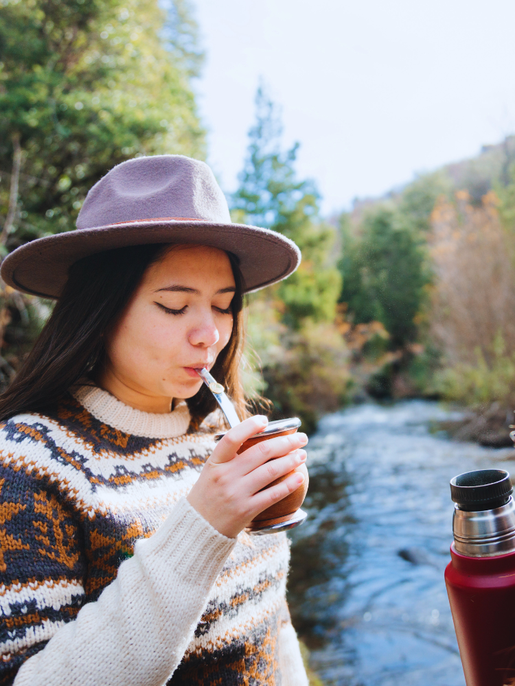 Yerba_mate_drinking_Mobile.png